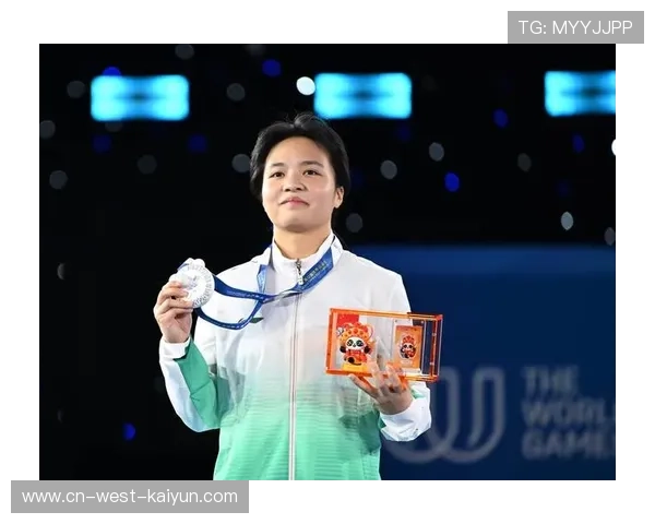 17岁中国小将郭朴夺霹雳舞世锦赛冠军，赛后感慨祖国支持
