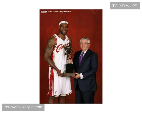 2025赛季奖项回顾:阿贾·威尔逊蝉联MVP,阿丽莎·托马斯获DPOY